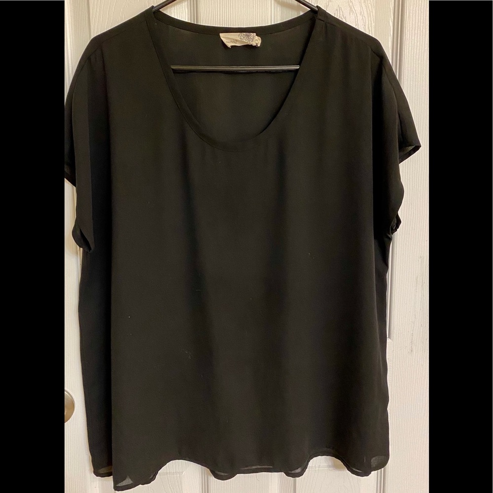 Everleigh Semi-Sheer Black Scoop Neck Polyester Blouse Cap Sleeves Size Large
